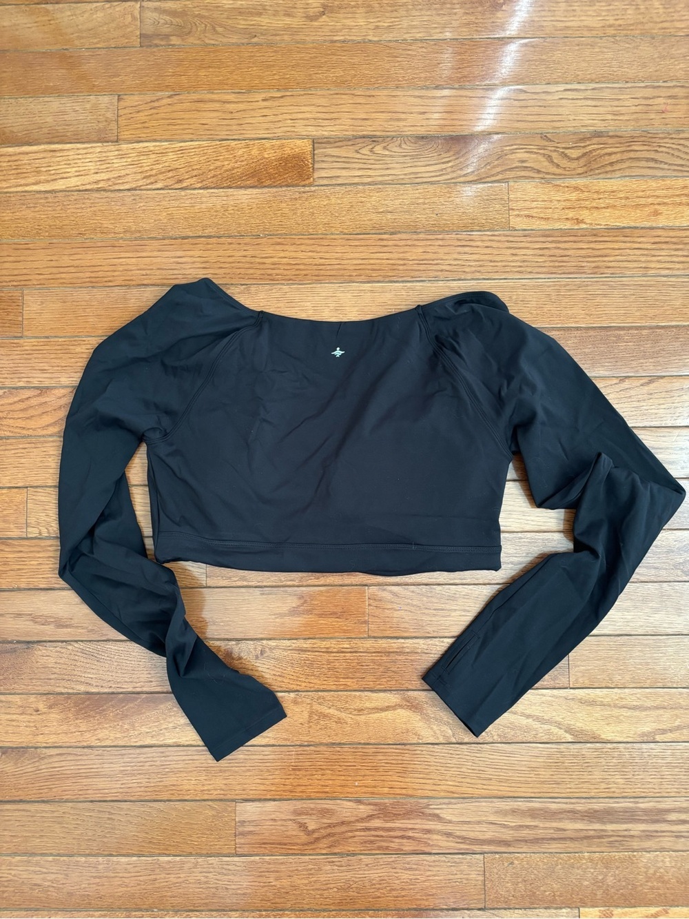Halara SoftlyZero Adjust Halter w/ Thumb Hole Crop Yoga Sports Top, Size L, NWOT - Picture 4 of 5